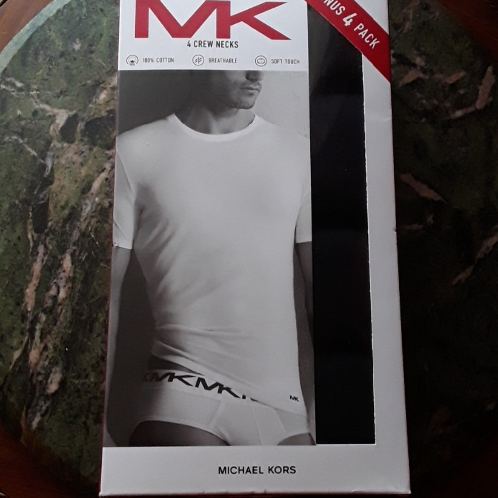 Pack of 4 Michael Kors crew necks teeshirts, black